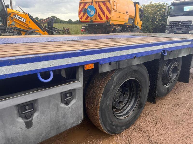 Volvo 320HP 26 Ton Beavertail