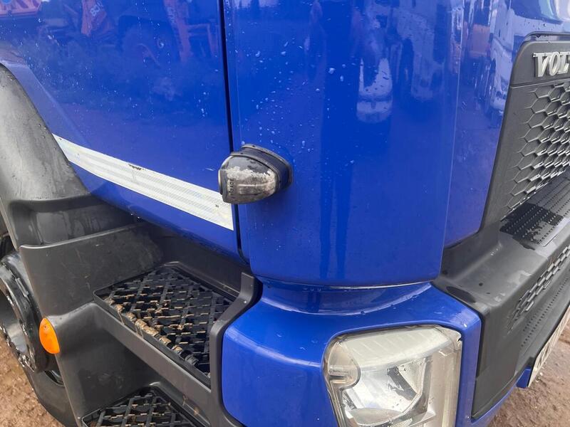 Volvo 320HP 26 Ton Beavertail