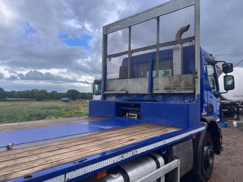 Volvo 320HP 26 Ton Beavertail