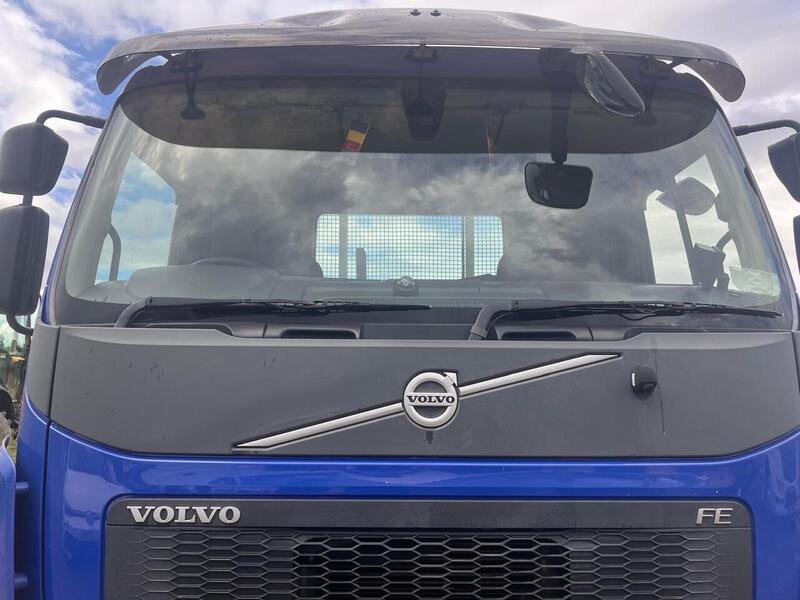 Volvo 320HP 26 Ton Beavertail