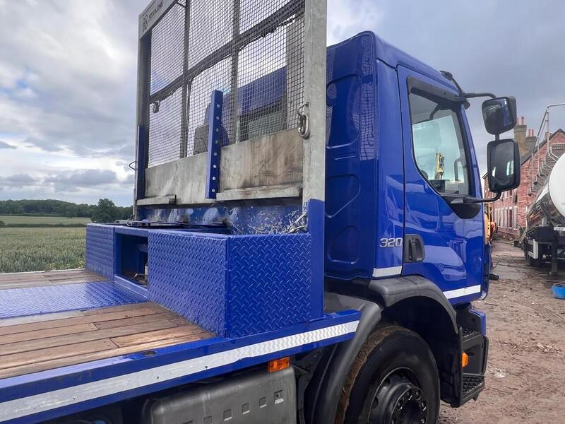 Volvo 320HP 26 Ton Beavertail