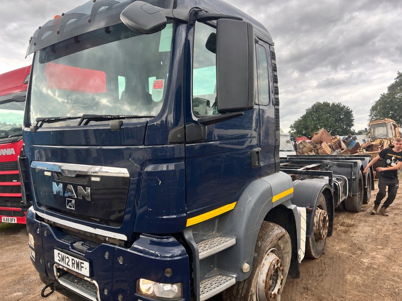 MAN 32.360 Chassis Cab