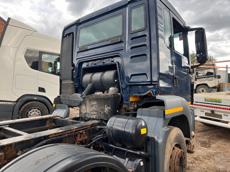 MAN 32.360 Chassis Cab