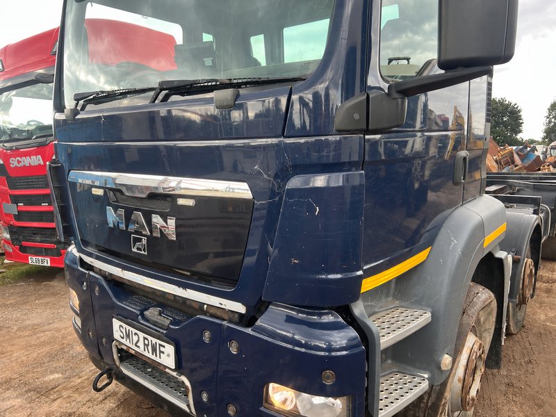 MAN 32.360 Chassis Cab