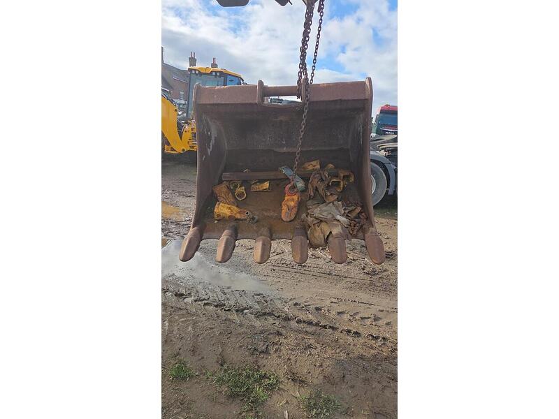 Selection of Digging Buckets Attachments 