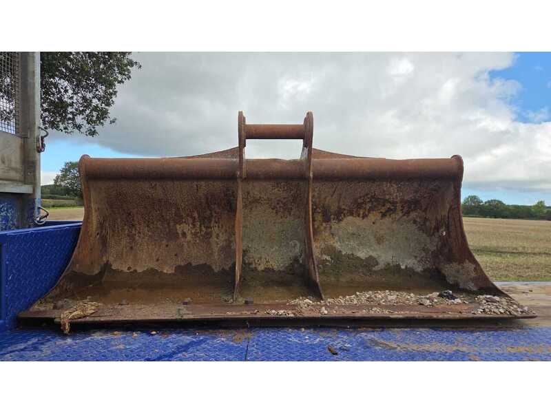 Selection of Digging Buckets Attachments 