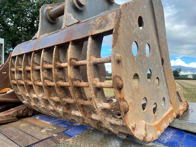 Selection of Digging Buckets Attachments 