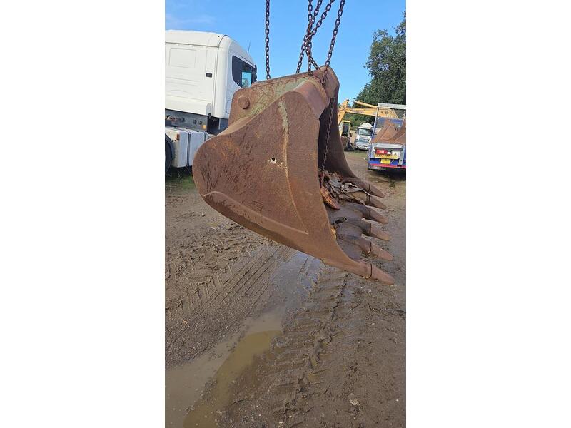 Selection of Digging Buckets Attachments 