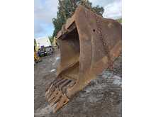Selection of Digging Buckets to fit 20-24 ton Excavators  