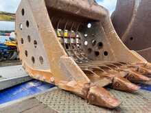 Selection of Digging Buckets to fit 20-24 ton Excavators  