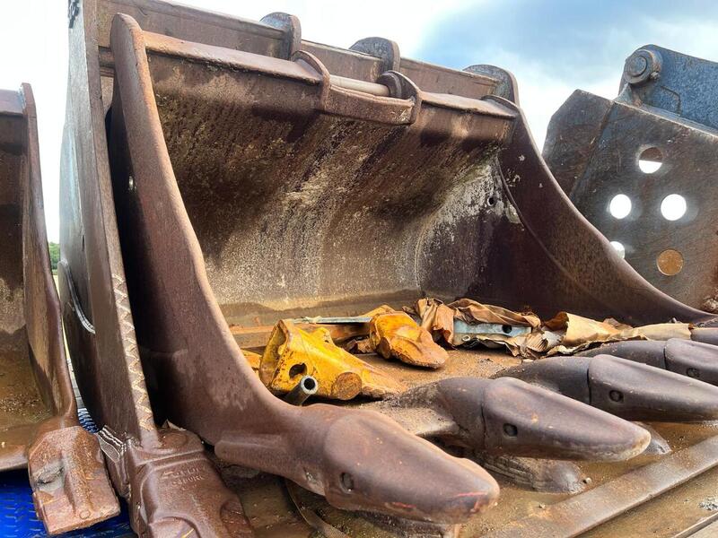 Selection of Digging Buckets Attachments 