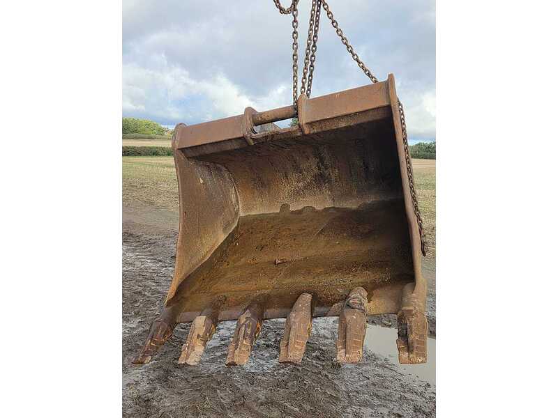 Selection of Digging Buckets Attachments 