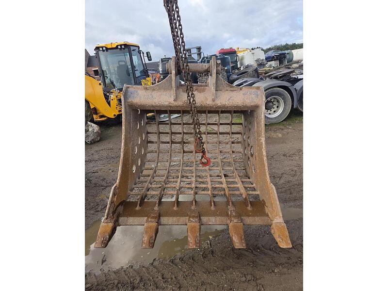 Selection of Digging Buckets Attachments 