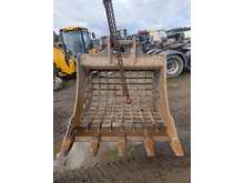 Selection of Digging Buckets to fit 20-24 ton Excavators  