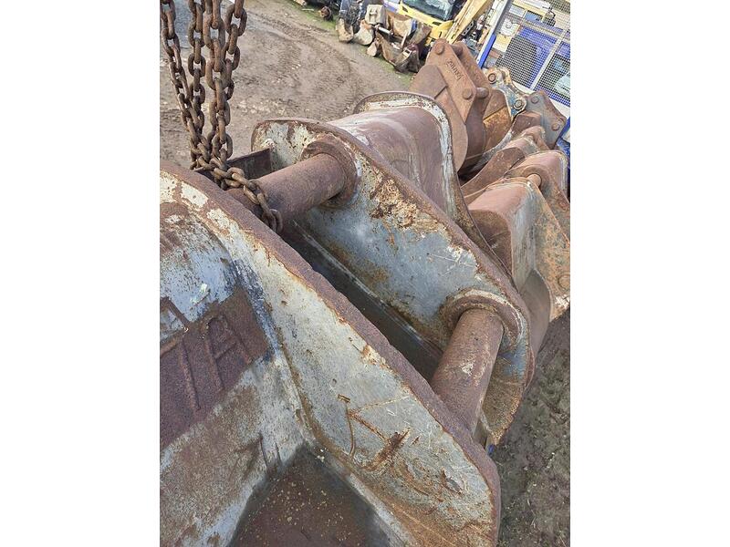 Selection of Digging Buckets Attachments 