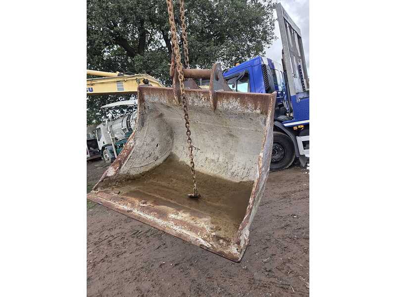Selection of Digging Buckets Attachments 