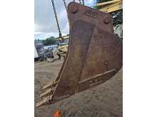 Selection of Digging Buckets to fit 20-24 ton Excavators  