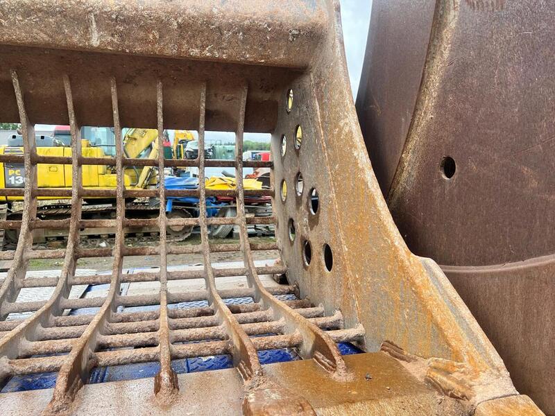Selection of Digging Buckets Attachments 
