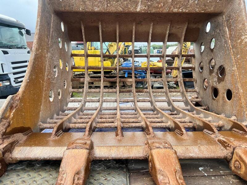 Selection of Digging Buckets Attachments 
