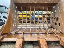 Selection of Digging Buckets to fit 20-24 ton Excavators  