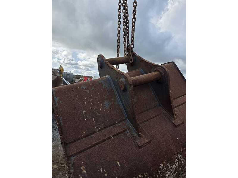 Selection of Digging Buckets Attachments 