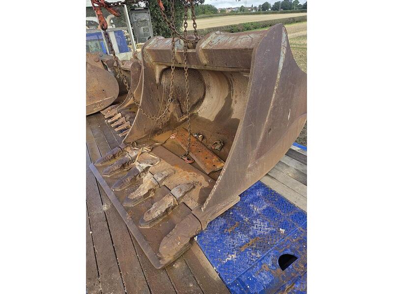 Selection of Digging Buckets Attachments 