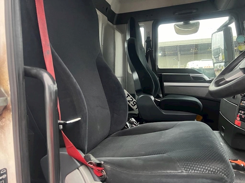 MAN 24.440 Full Pet Reg Tractor Unit