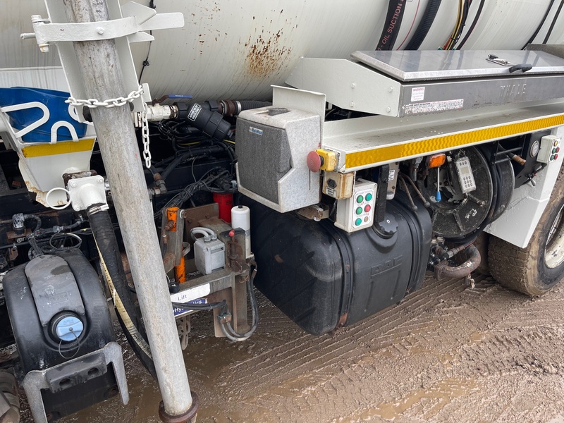DAF 220 8200 Litre Vac Tanker