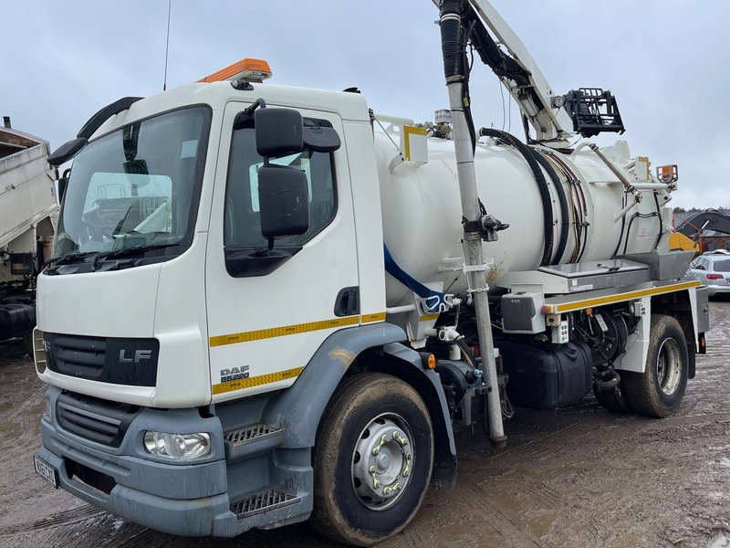 DAF 220 8200 Litre Vac Tanker