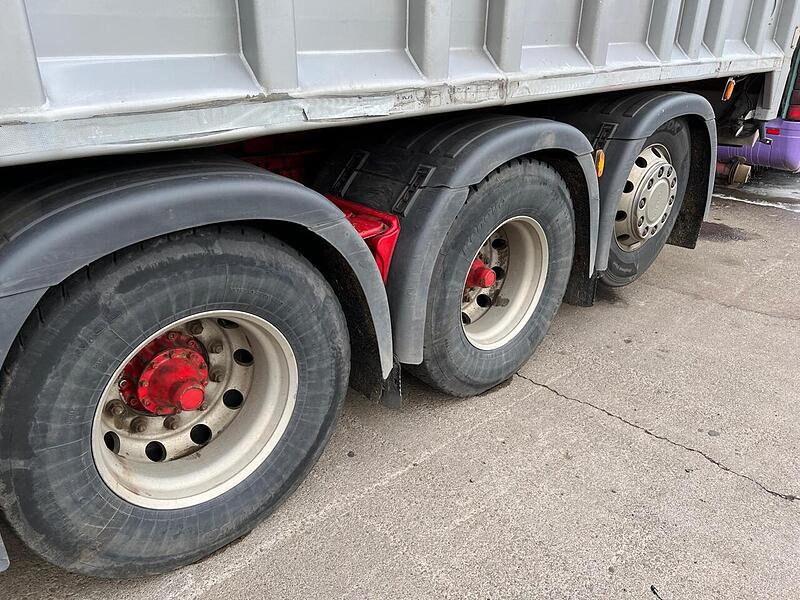 Scania 8x4 Tridem 5 Compartment Bulk Blower Tipper