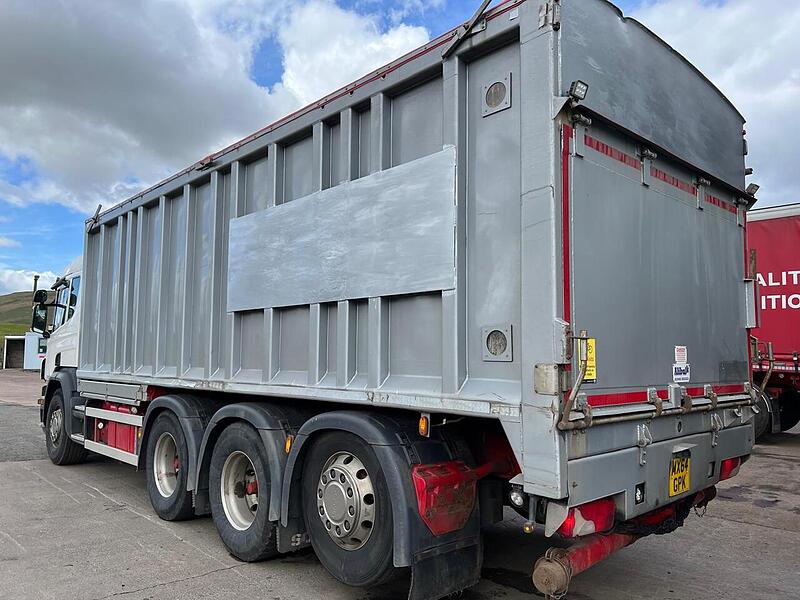 Scania 8x4 Tridem 5 Compartment Bulk Blower Tipper