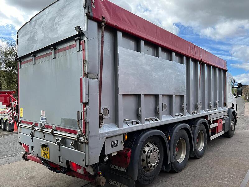Scania 8x4 Tridem 5 Compartment Bulk Blower Tipper