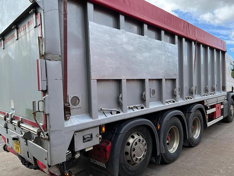 Scania 8x4 Tridem 5 Compartment Bulk Blower Tipper