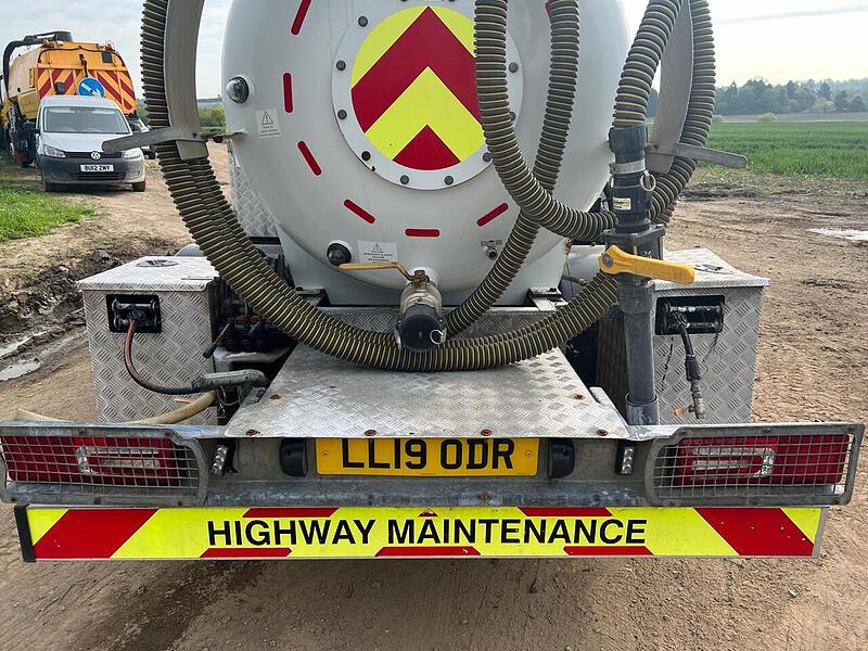 Isuzu 7.5 Ton Vacuum Tanker