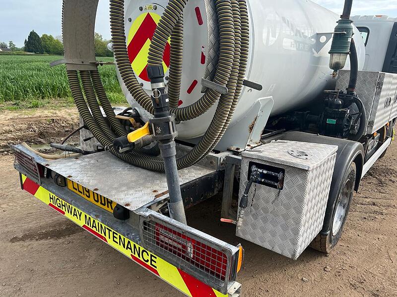 Isuzu 7.5 Ton Vacuum Tanker