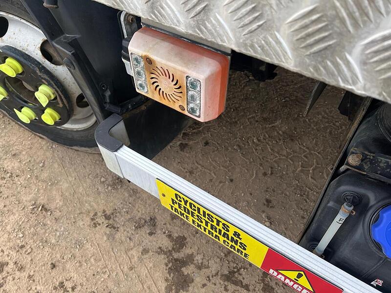 Isuzu 7.5 Ton Vacuum Tanker