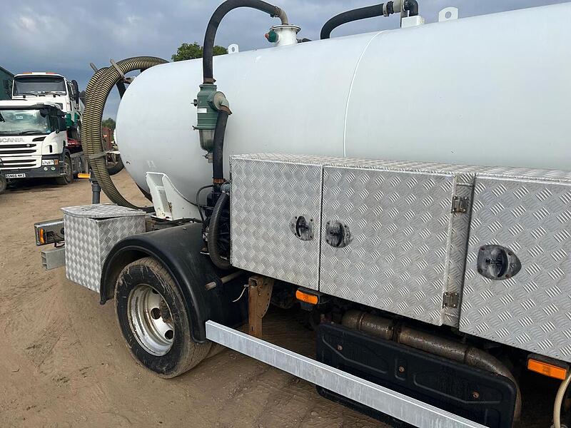 Isuzu 7.5 Ton Vacuum Tanker
