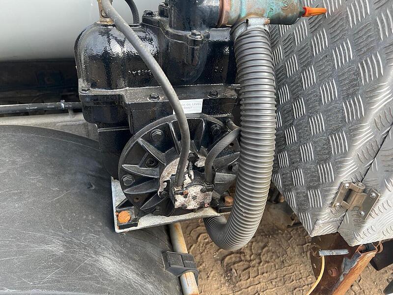 Isuzu 7.5 Ton Vacuum Tanker