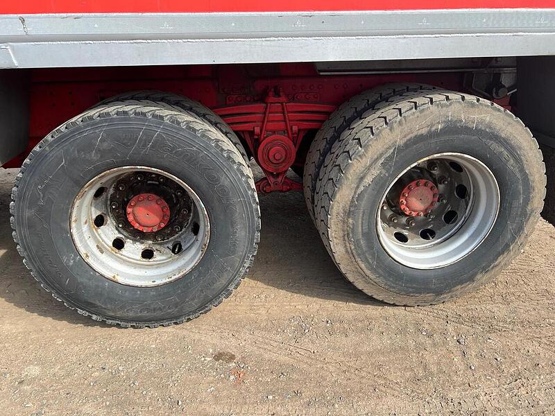 Volvo Globetrotter Bulk Blower Tipper