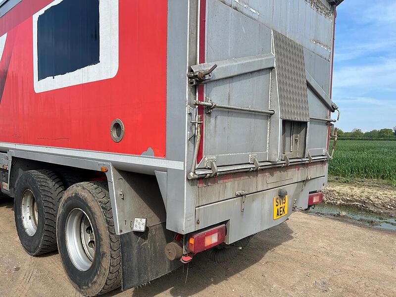 Volvo Globetrotter Bulk Blower Tipper