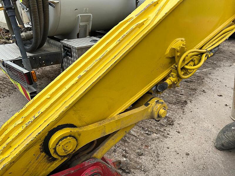 Komatsu Tracked Excavator