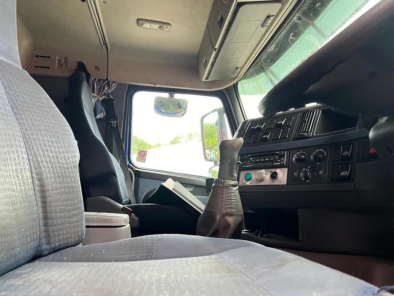 Volvo 430 Chassis Cab