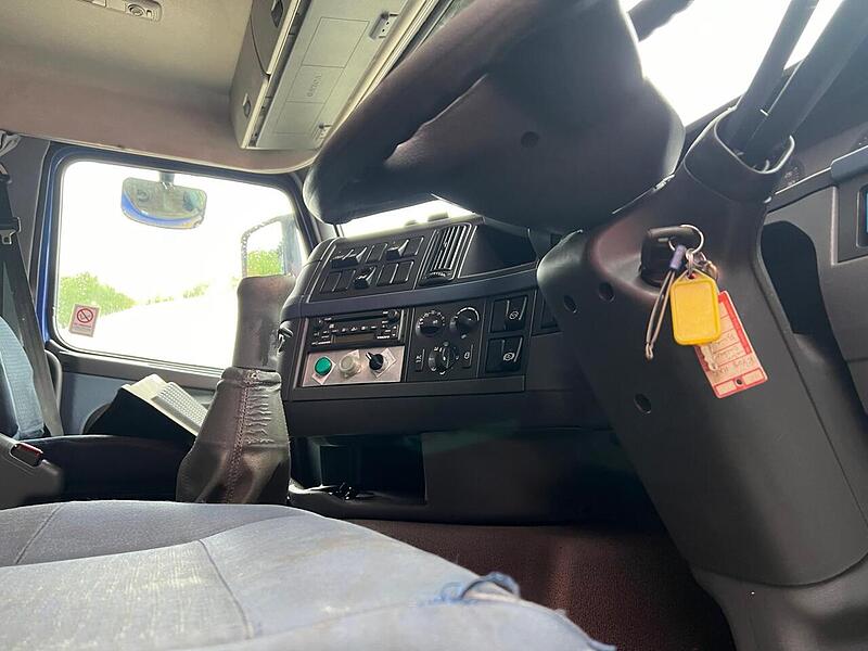 Volvo 430 Chassis Cab