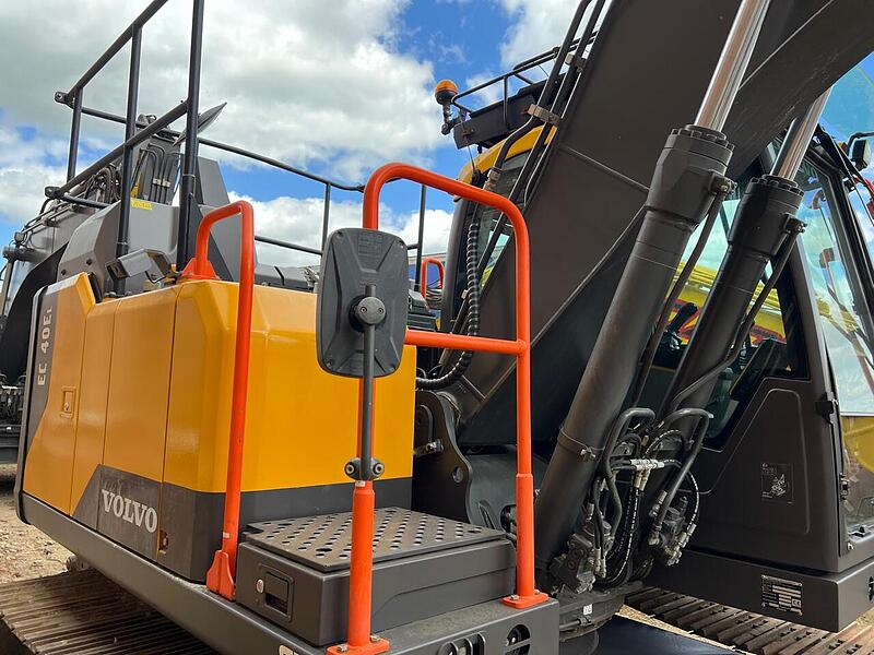 Volvo Tracked Excavators