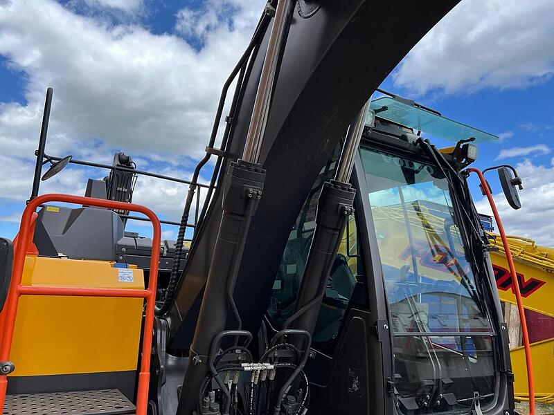 Volvo Tracked Excavators