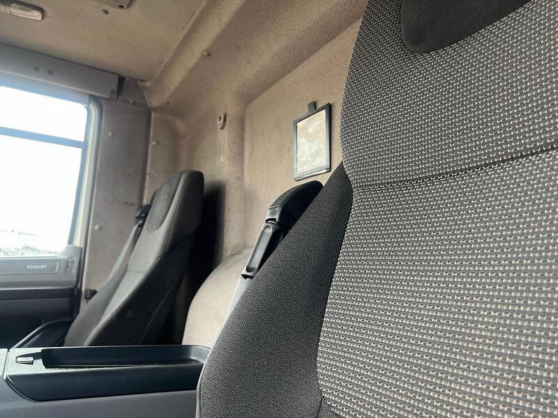 DAF 330 29ft Curtain Side 