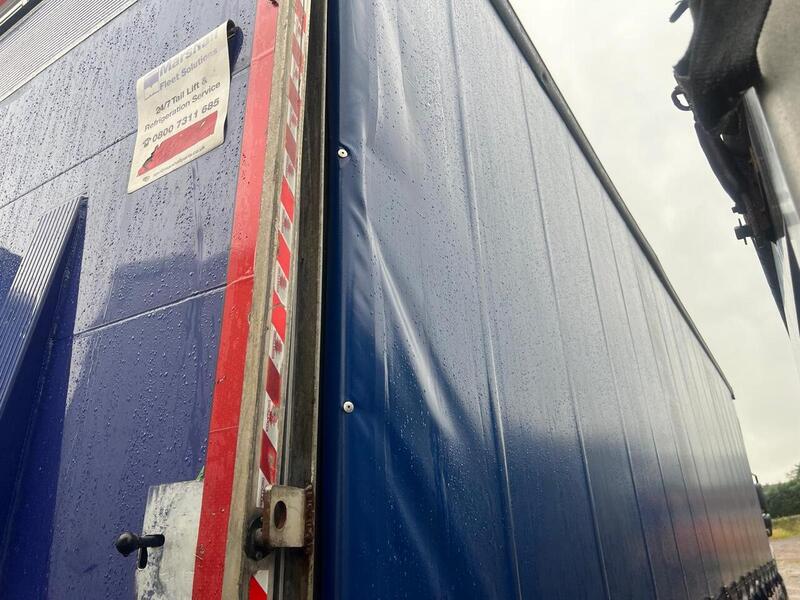 DAF 330 29ft Curtain Side 