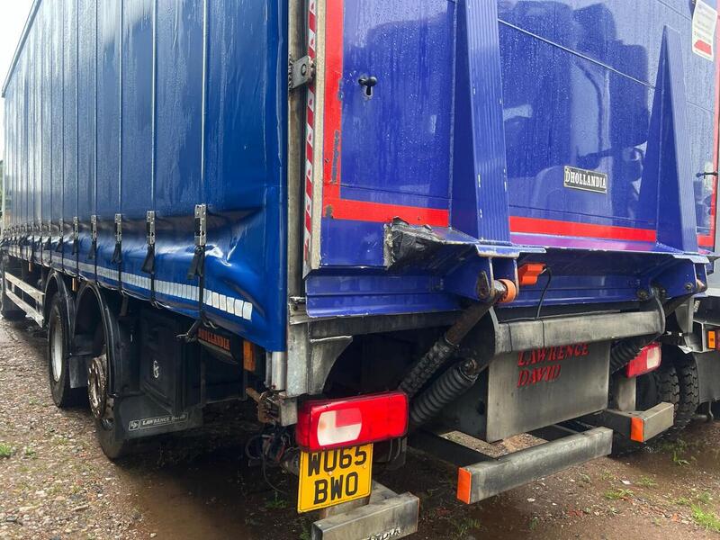 DAF 330 29ft Curtain Side 