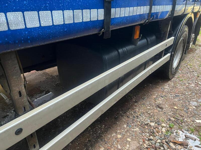 DAF 330 29ft Curtain Side 