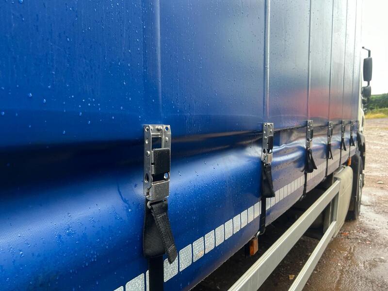 DAF 330 29ft Curtain Side 